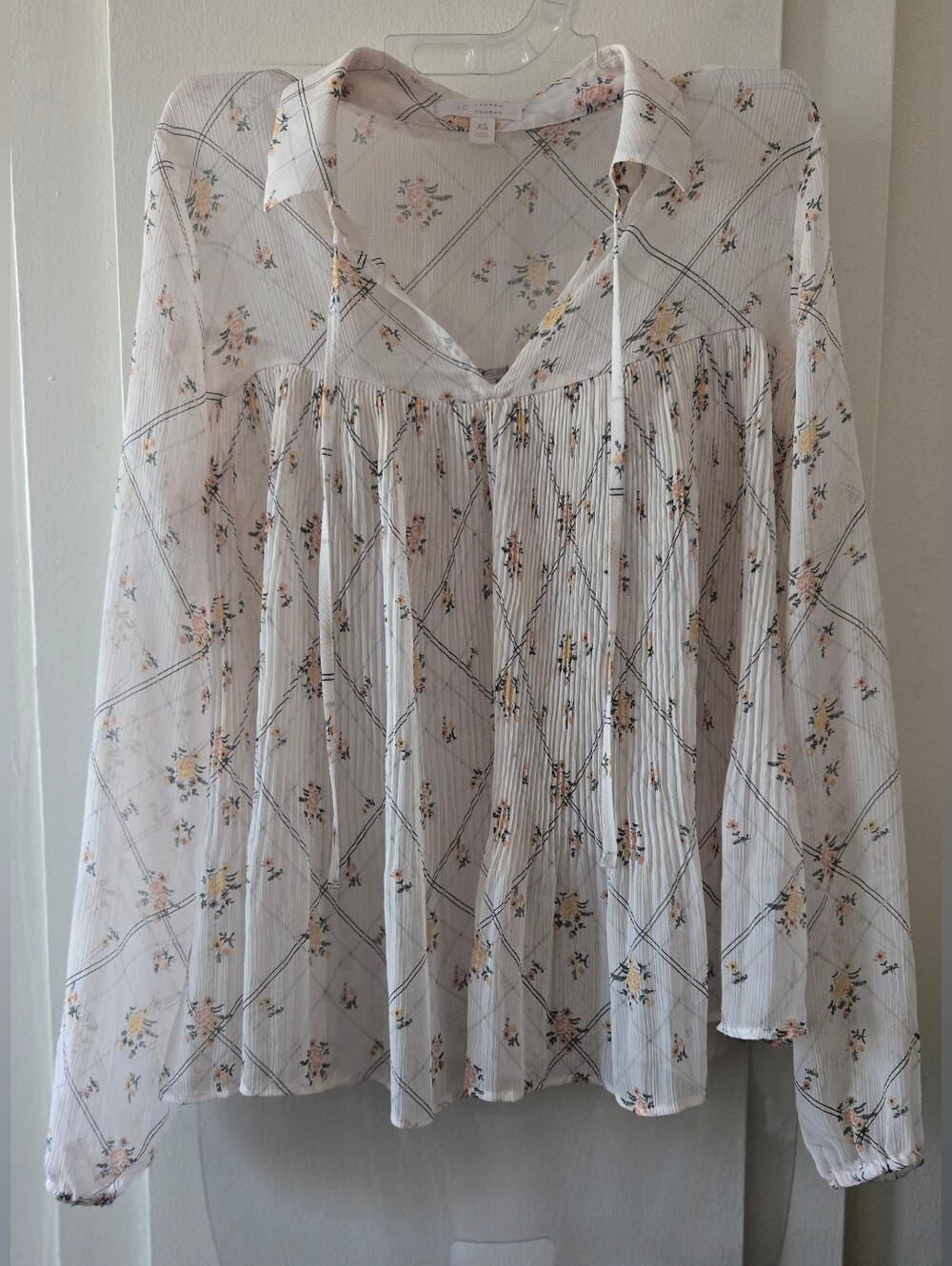 LC Lauren Conrad White Floral Pintuck Peasant Tunic